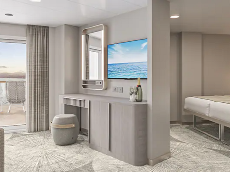 Aft-Facing Suite with Large Balcony